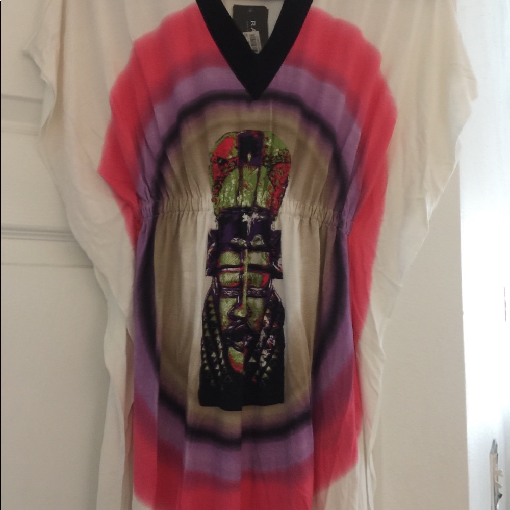 V-neck tribal print